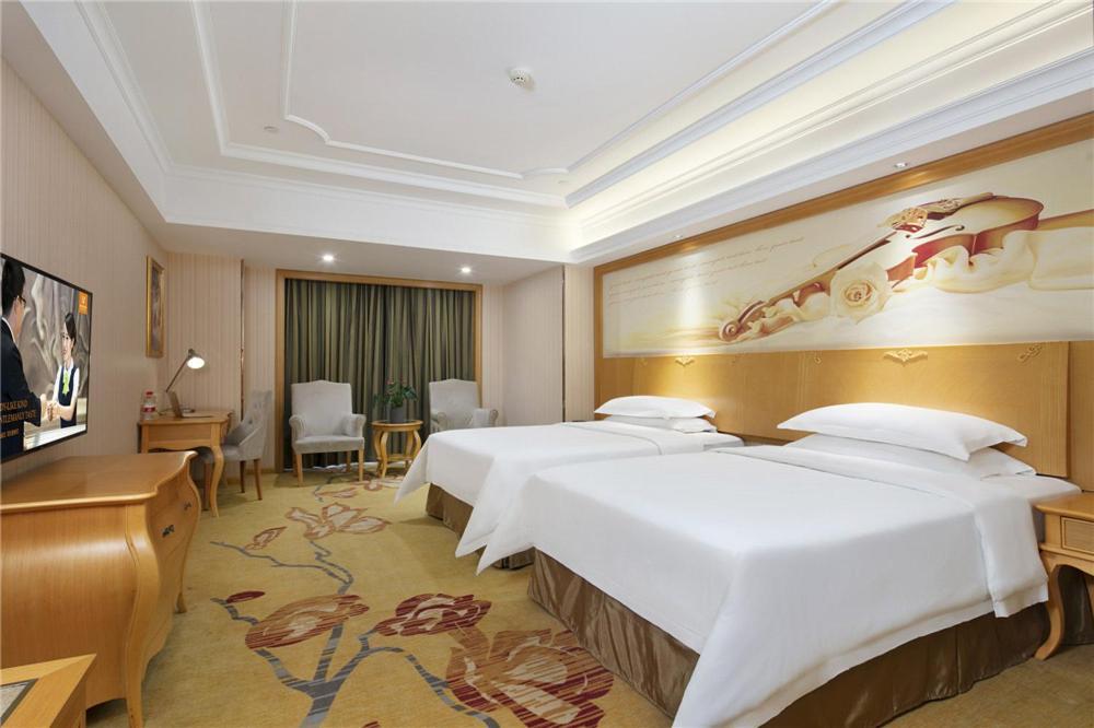 Vienna Hotel Zhengzhou Zhongyuan Futa Екстериор снимка