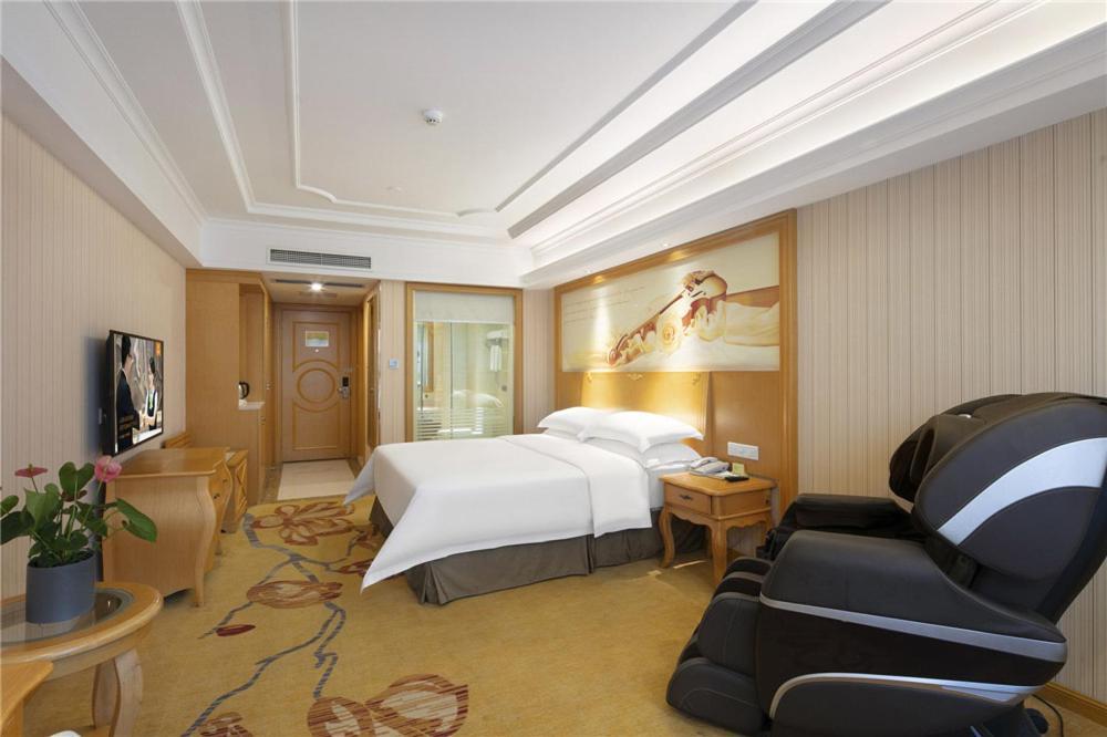 Vienna Hotel Zhengzhou Zhongyuan Futa Екстериор снимка