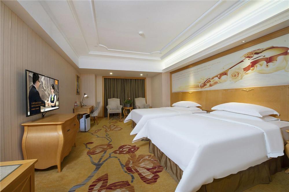 Vienna Hotel Zhengzhou Zhongyuan Futa Екстериор снимка