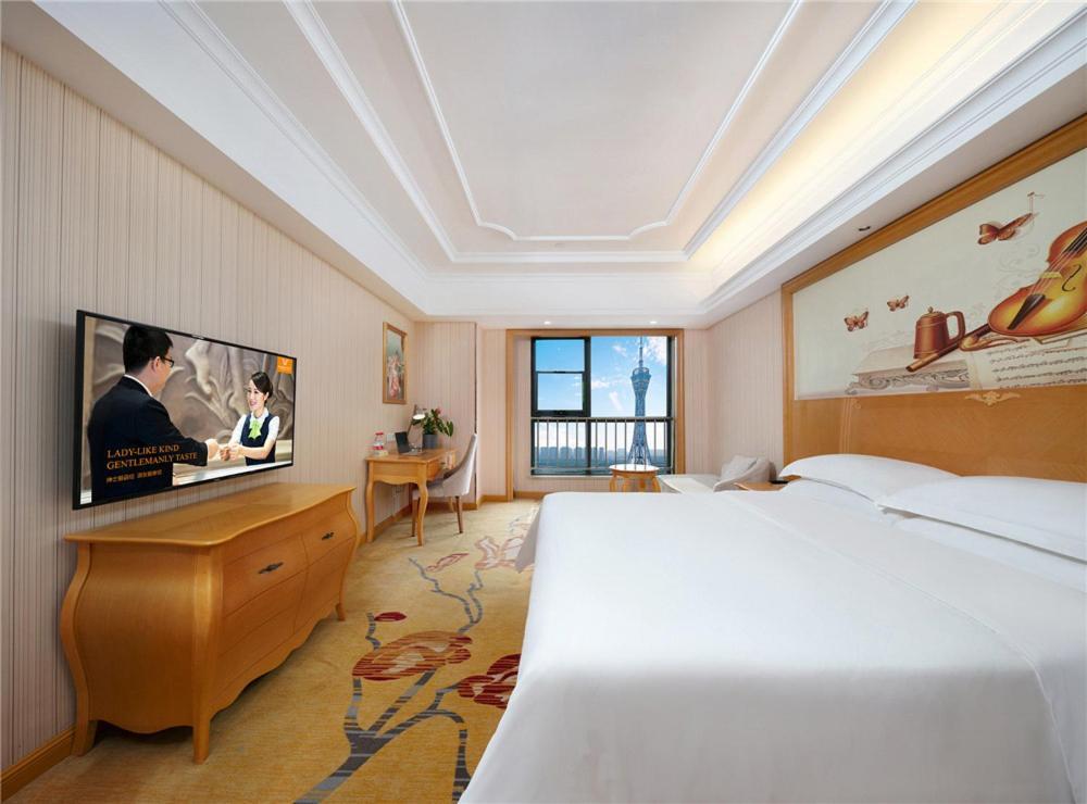 Vienna Hotel Zhengzhou Zhongyuan Futa Екстериор снимка